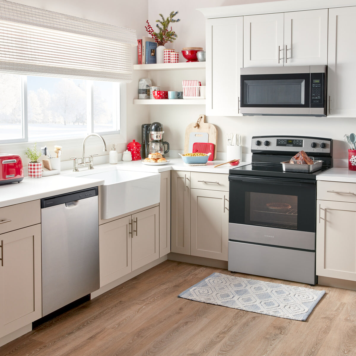 30-inch Amana® Electric Range with Extra-Large Oven Window
