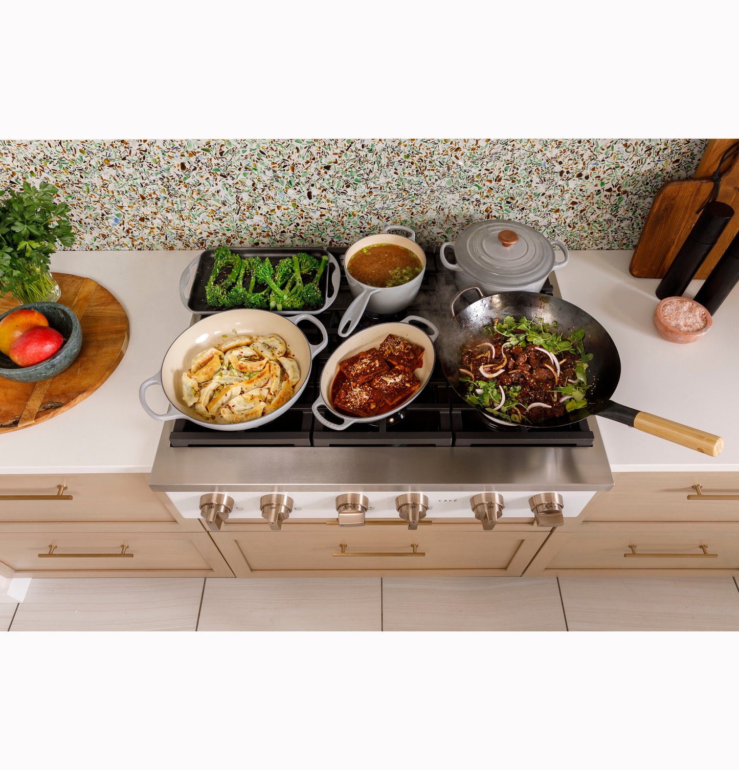 CAFÉ™ 36" Commercial-Style Gas Rangetop with 6 Burners (Natural Gas)