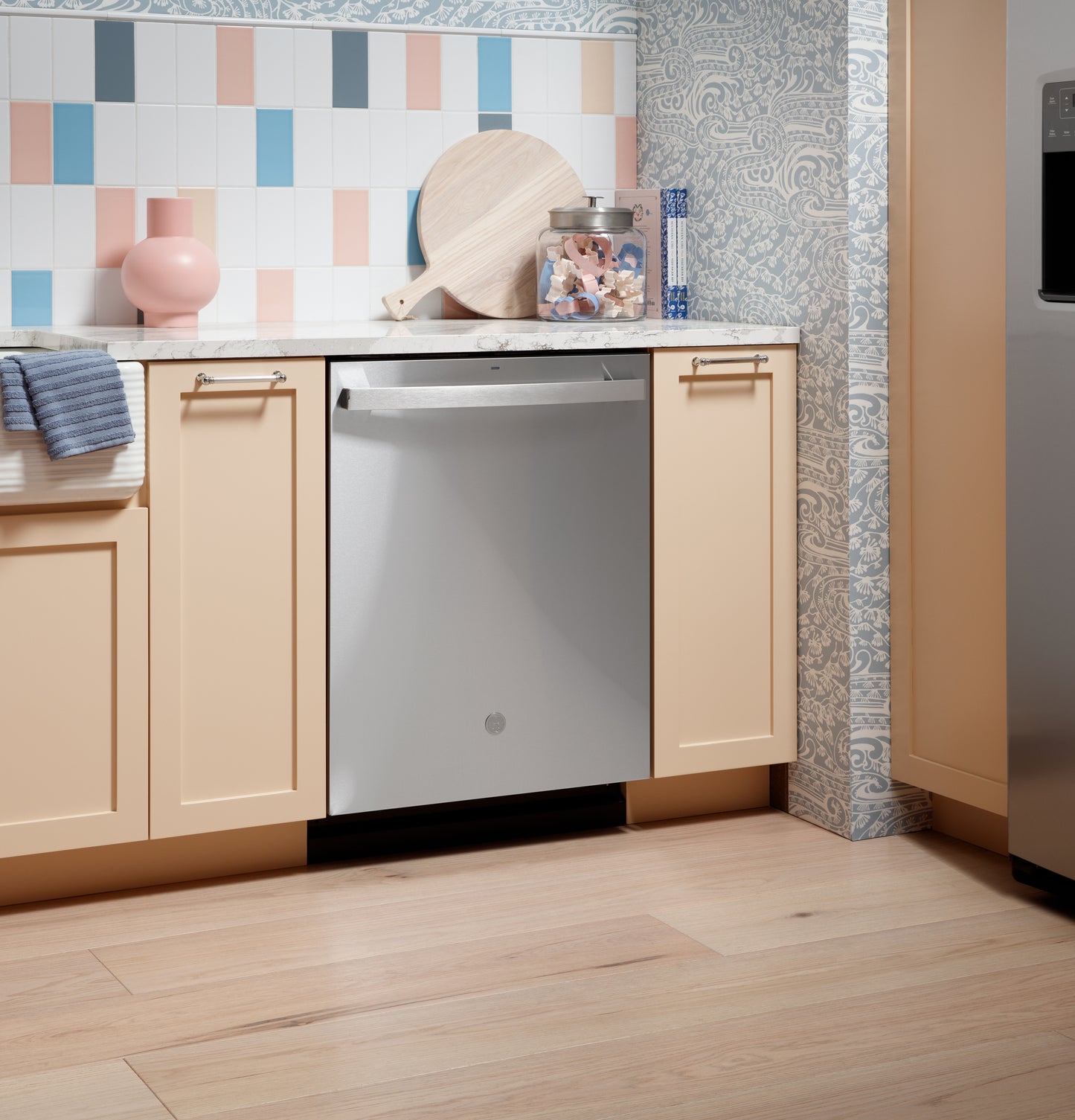 GE® ENERGY STAR® Top Control with Stainless Steel Interior Dishwasher with Sanitize Cycle & Dry Boost