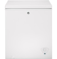 White chest freezer with manual defrost and lockable lid, ideal for kitchen and home appliance storage.