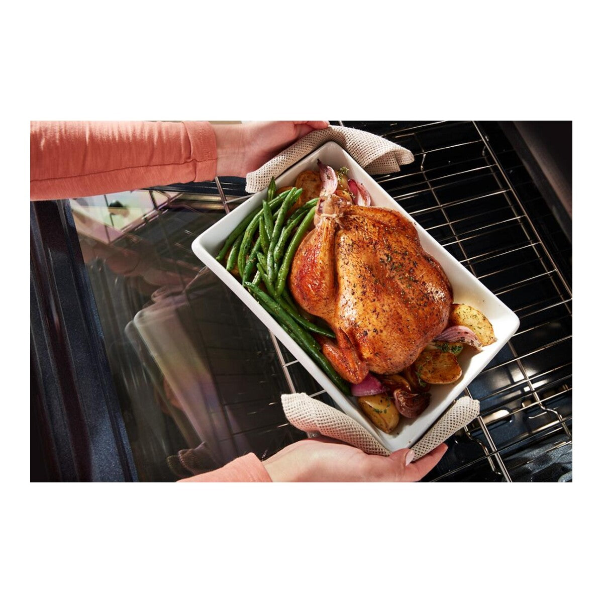 30-inch Electric Smart Range with Advanced Air Cooking Technology and WipeClean™ Coating