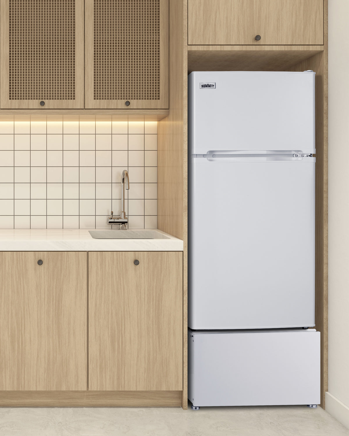 19" Wide Top Mount Refrigerator-Freezer