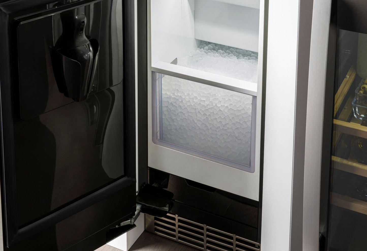 Ice Maker 15-Inch Panel-Ready - Nugget Ice