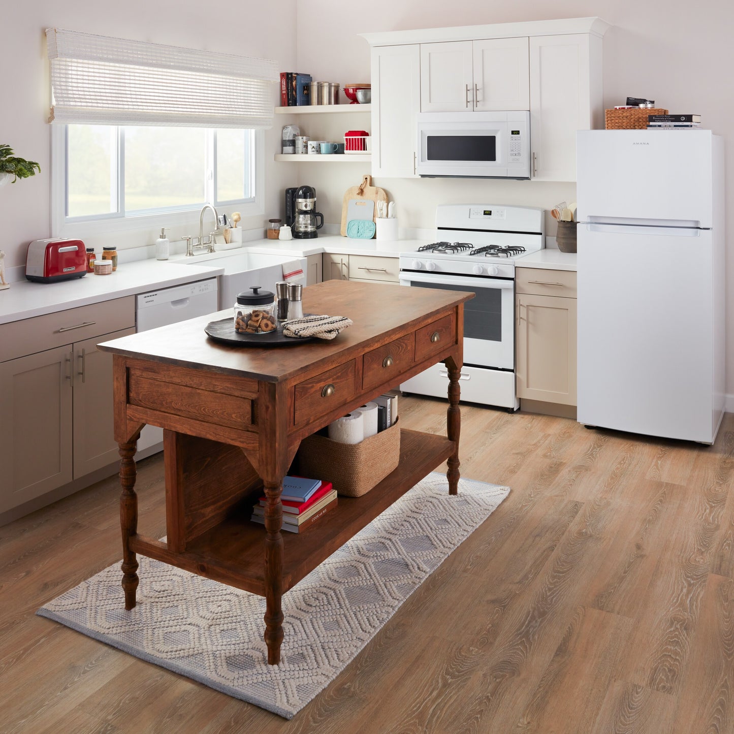 30-inch Amana® Electric Range with Extra-Large Oven Window