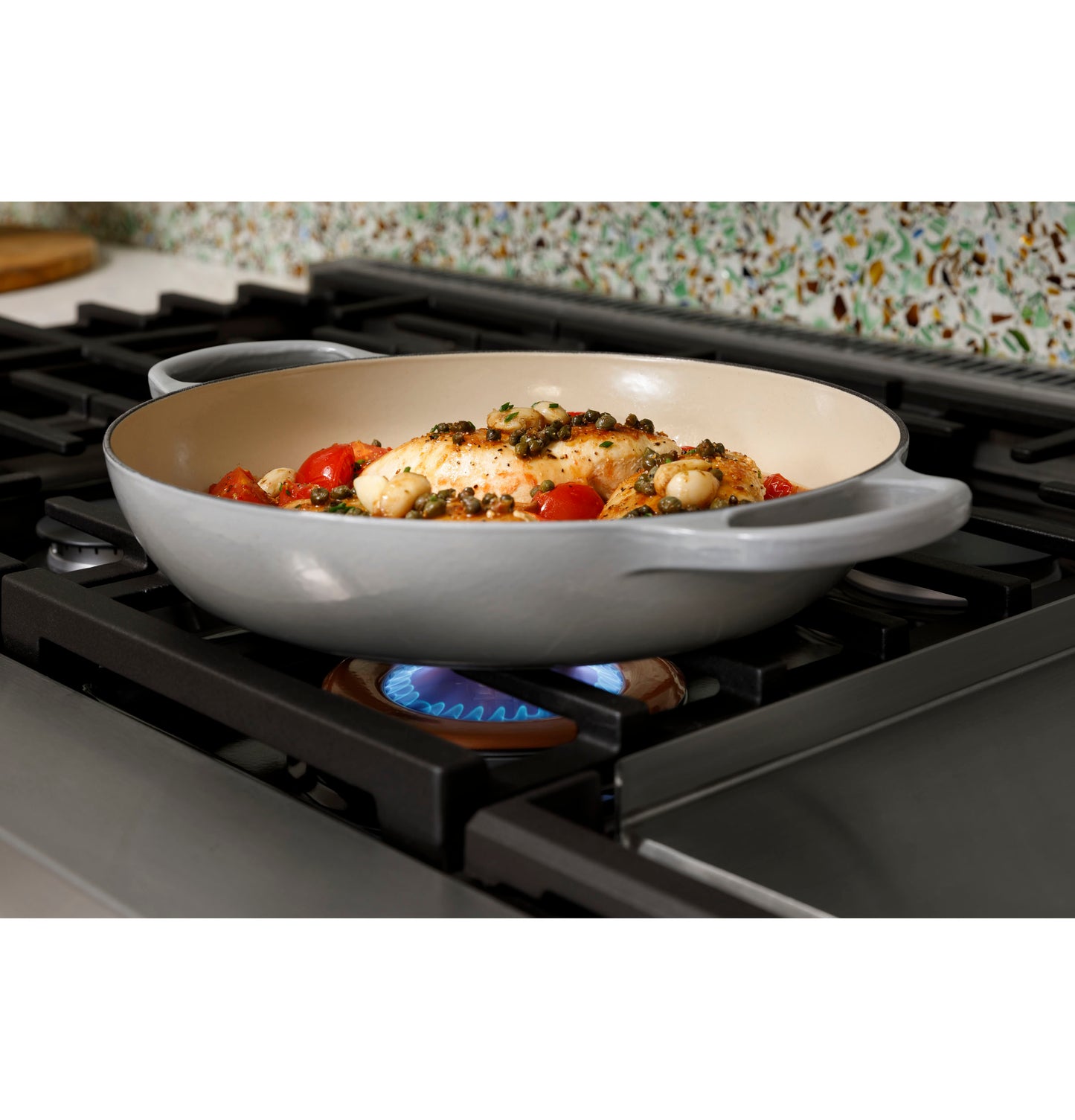 CAFÉ™ 48" Smart Dual-Fuel Commercial-Style Range with 6 Burners and Griddle (Natural Gas)