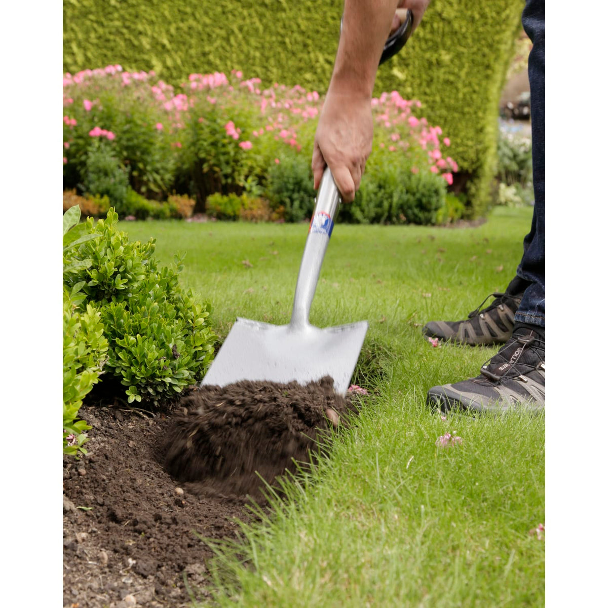 Spear & Jackson Neverbend Professional Treaded Digging Spade