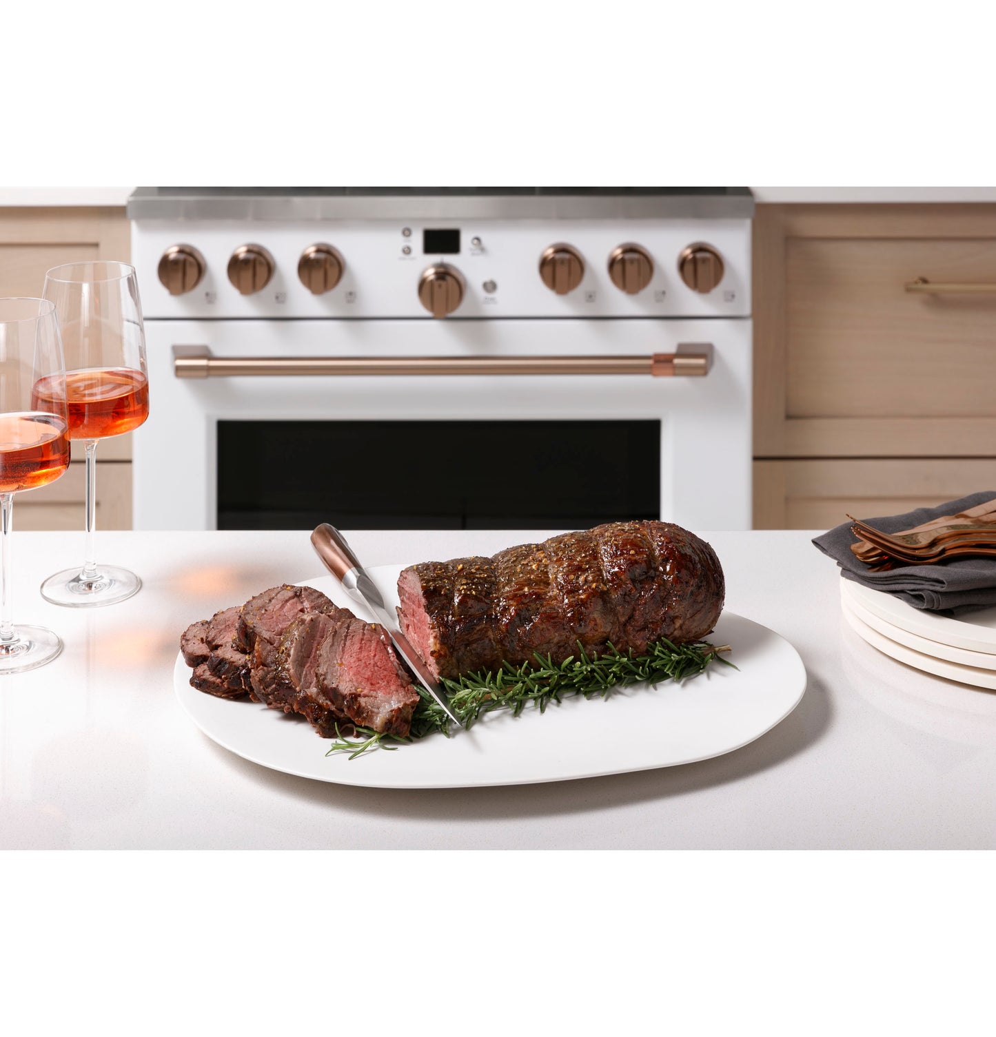 CAFÉ™ 36" Smart Dual-Fuel Commercial-Style Range with 6 Burners (Natural Gas)