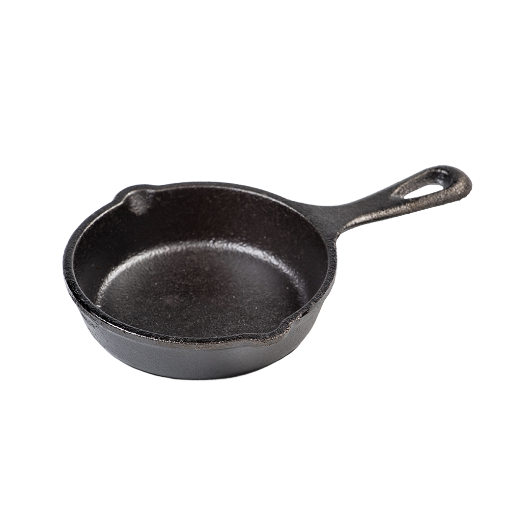 Small black cast iron skillet with handle, part of Lodge Cast Iron cookware in Kitchenware and Home Improvement collections