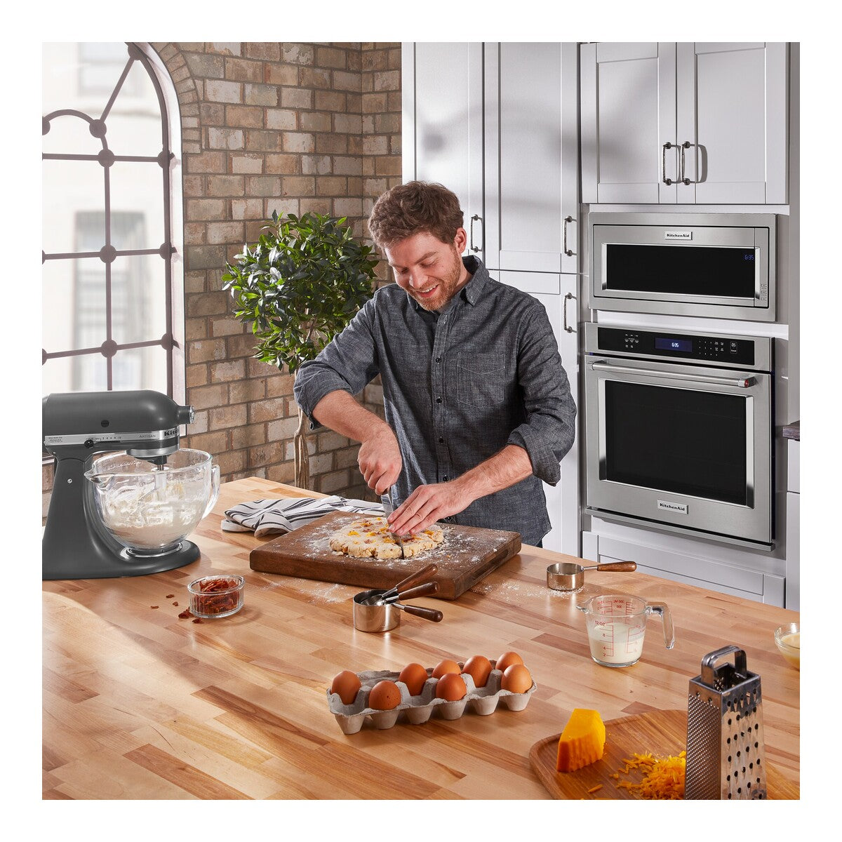 1000 Watt Built-In Low Profile Microwave with Slim Trim Kit