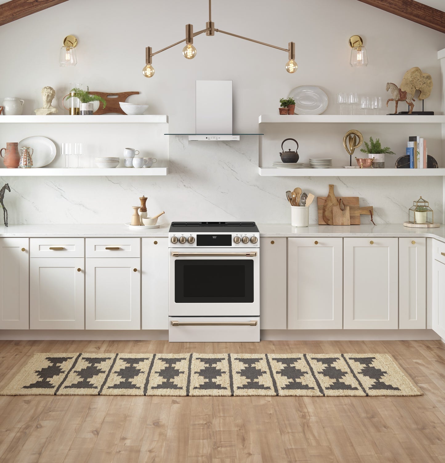 CAFÉ™ 30" Smart Slide-In, Front-Control, Induction and Convection Range with Warming Drawer
