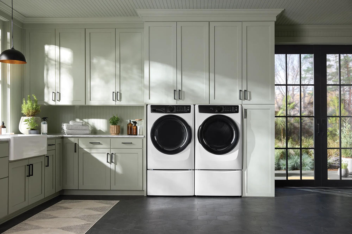 Front Load Perfect Steam™ Gas Dryer with LuxCare® Dry and Instant Refresh – 8.0 Cu. Ft.