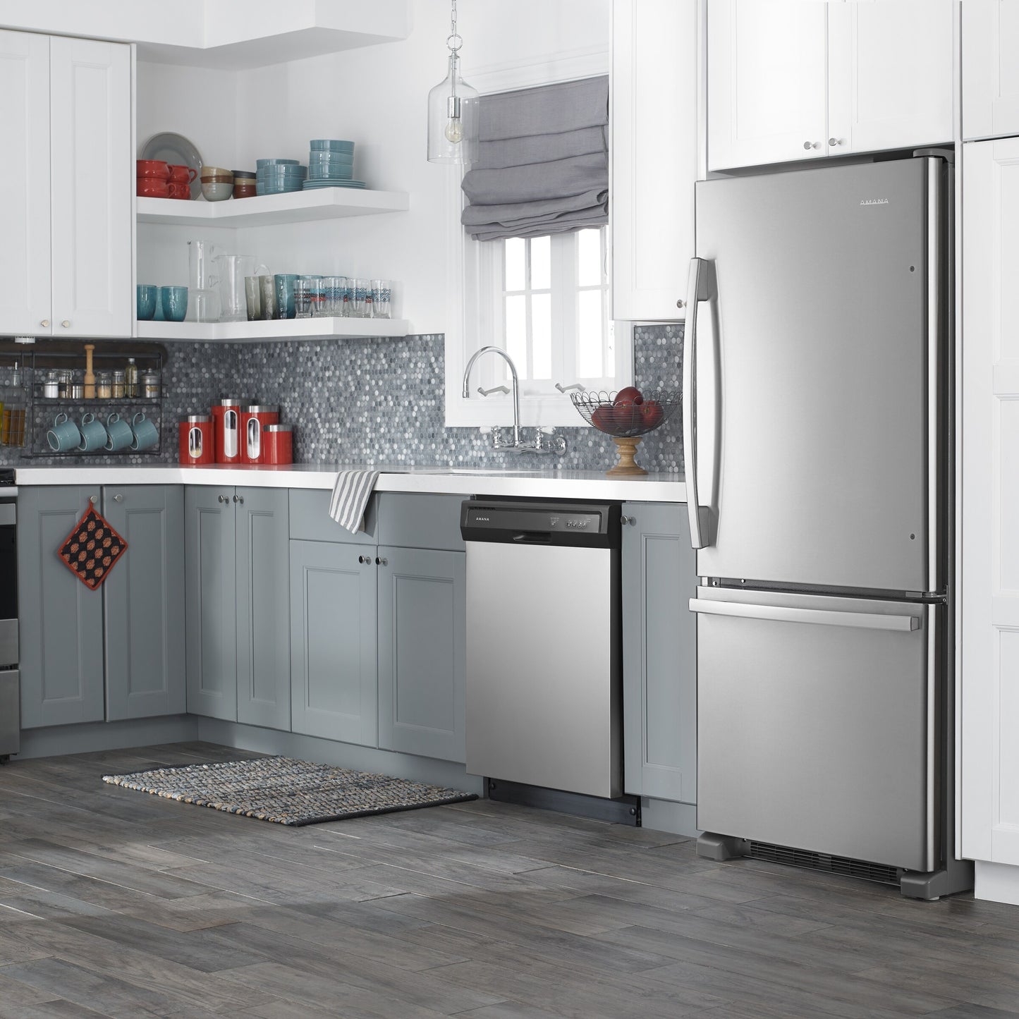 29-inch Wide Bottom-Freezer Refrigerator with EasyFreezer™ Pull-Out Drawer -- 18 cu. ft. Capacity