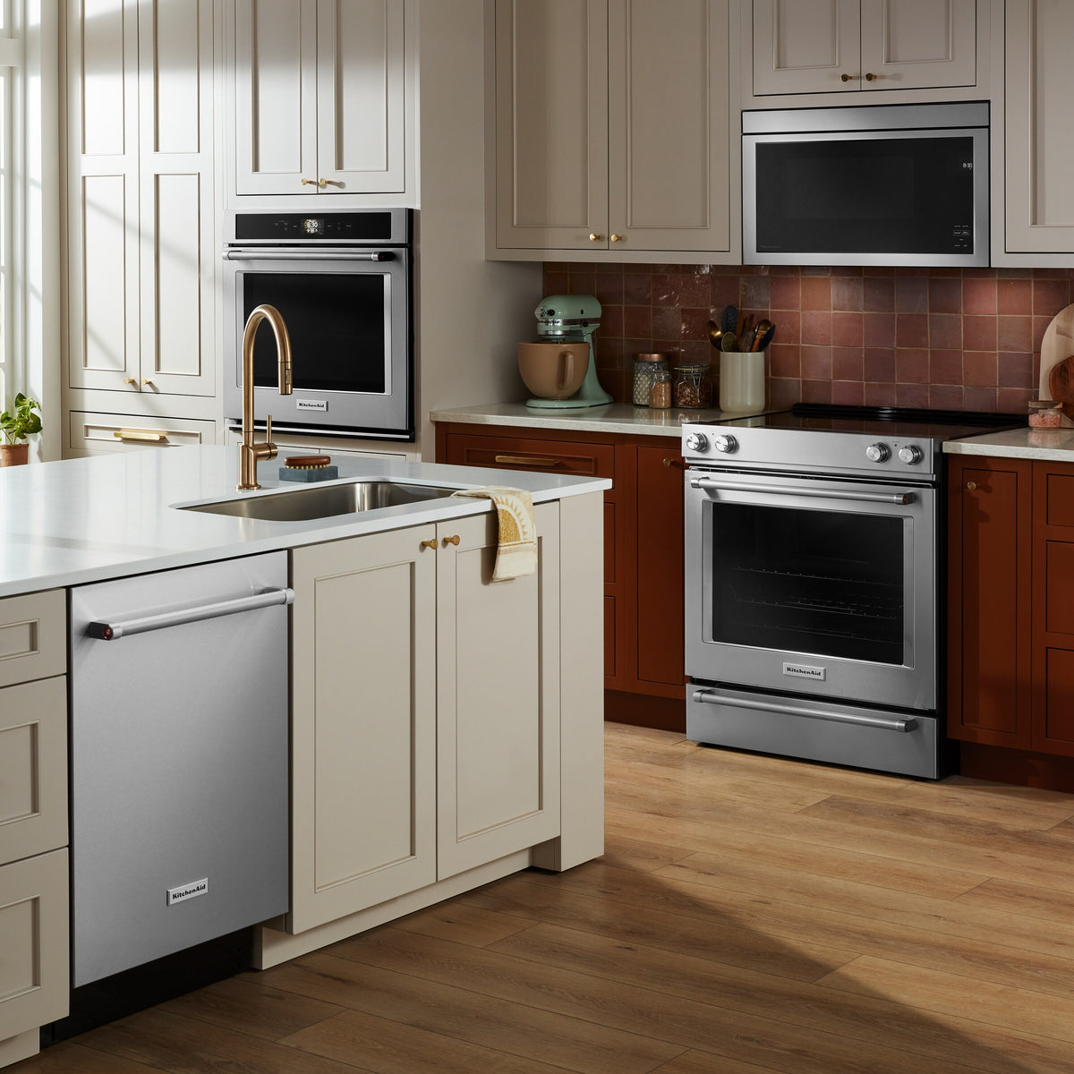 KitchenAid® 39 dBA PrintShield™ Finish Flush-to-Cabinet Dishwasher with FreeFlex™ Fit Third Level Rack
