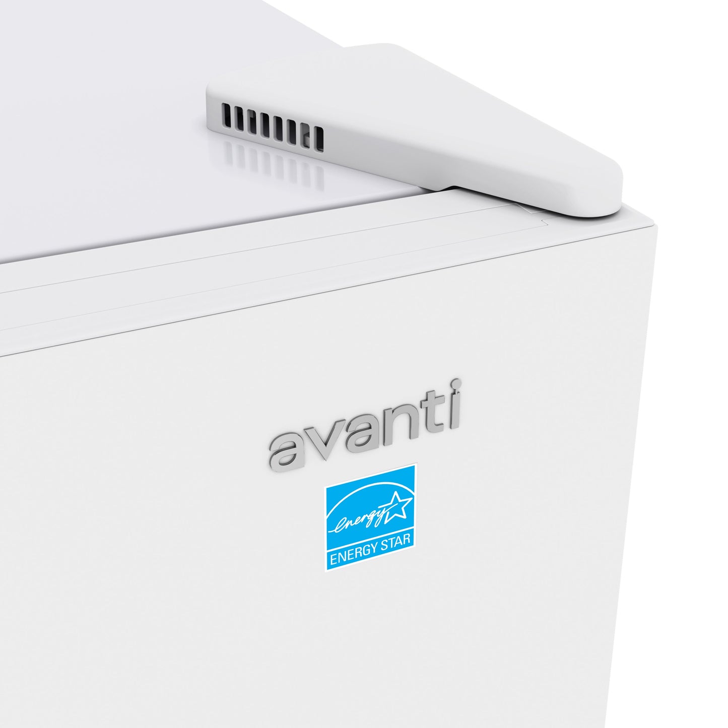 Avanti MaxxSpace Garage-Ready 17 cu. ft. Convertible Upright Freezer - White