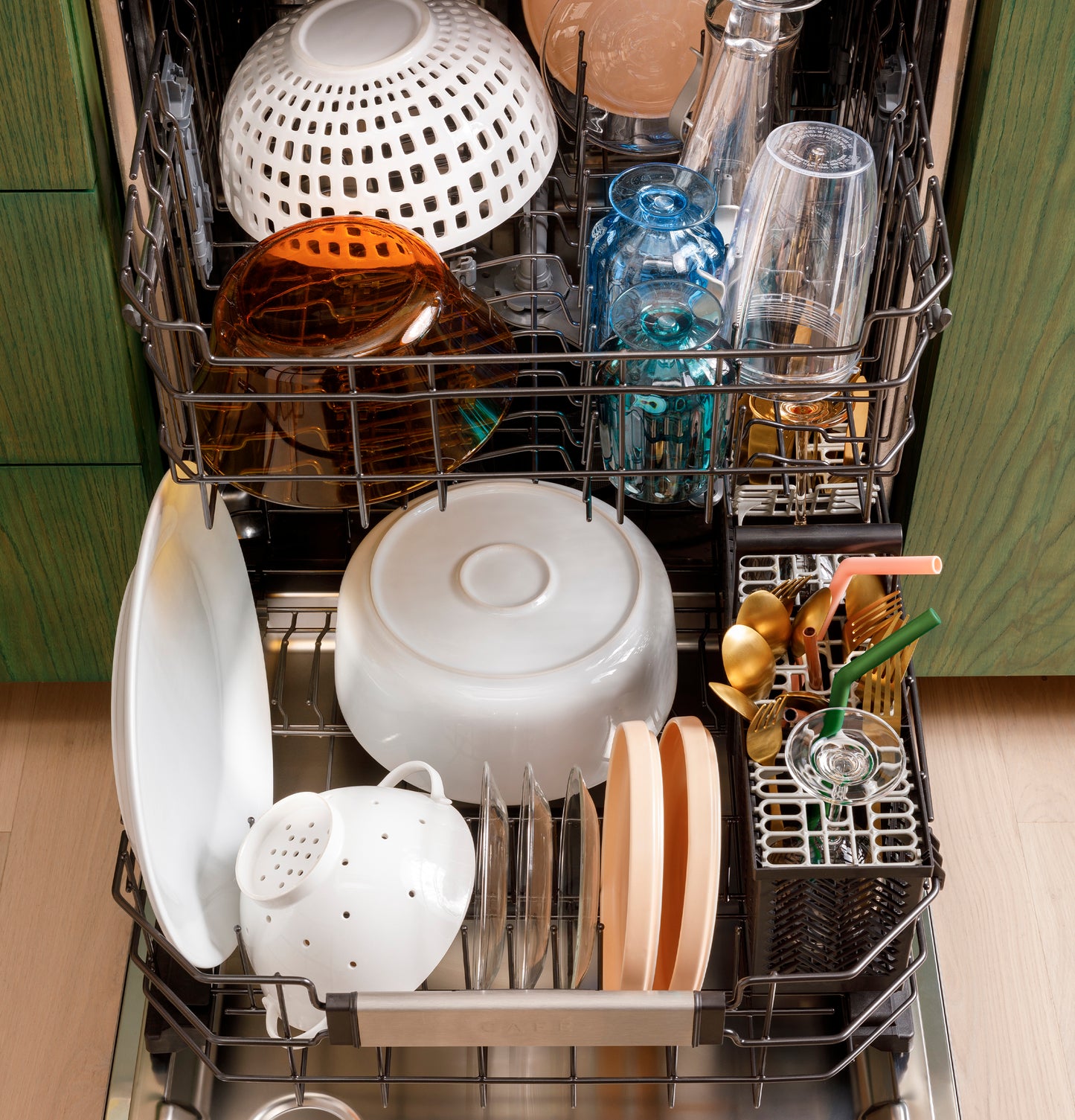 CAFÉ™ CustomFit ENERGY STAR Stainless Interior Smart Dishwasher with Ultra Wash Top Rack and Dual Convection Ultra Dry, LED Lights, 39 dBA