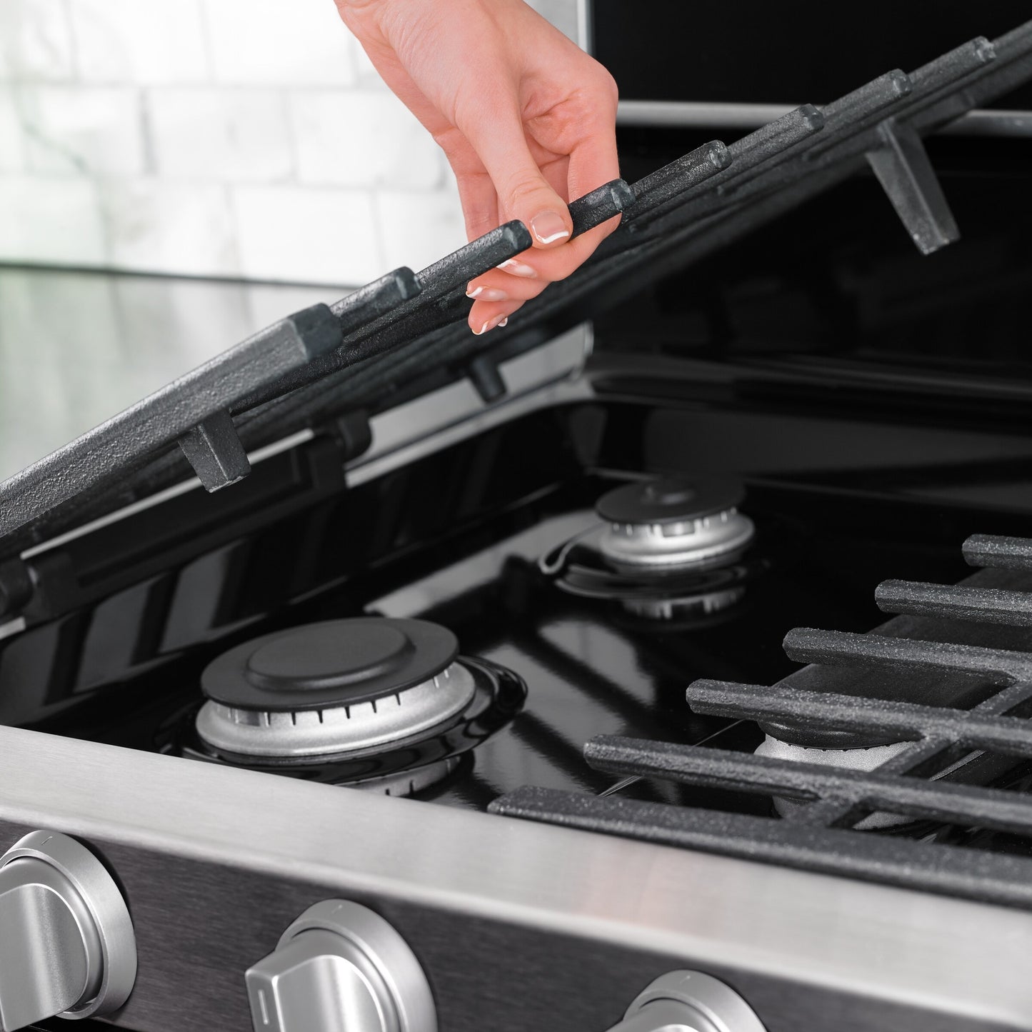 6.0 Cu. Ft. Gas Double Oven Range with EZ-2-Lift™ Hinged Grates