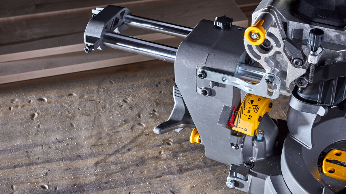 DEWALT 60V MAX* 12" Brushless Cordless Double-Bevel Sliding Miter Saw Kit