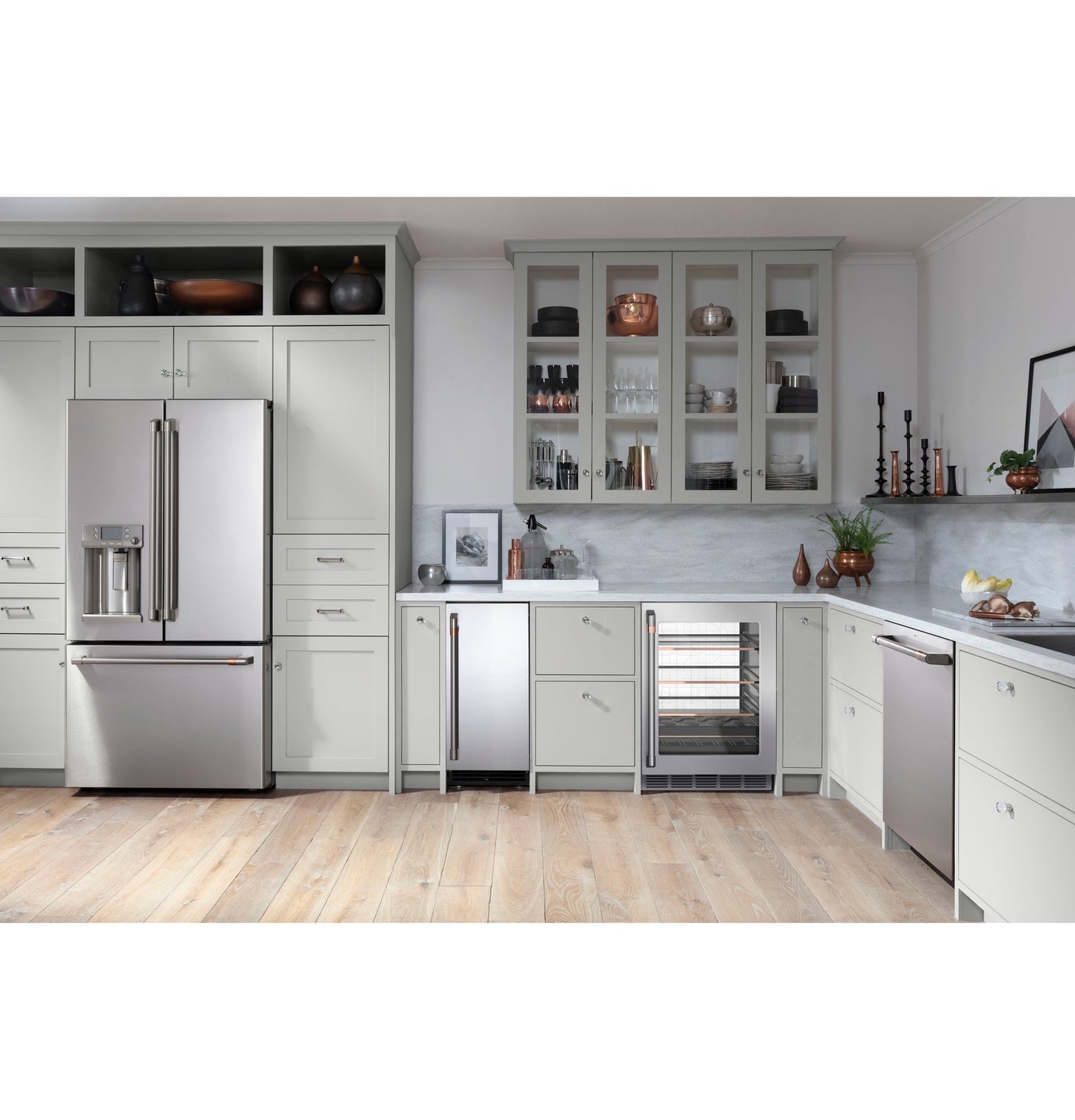 CAFÉ™ ENERGY STAR® 126-Can or 14-Bottle Beverage Center