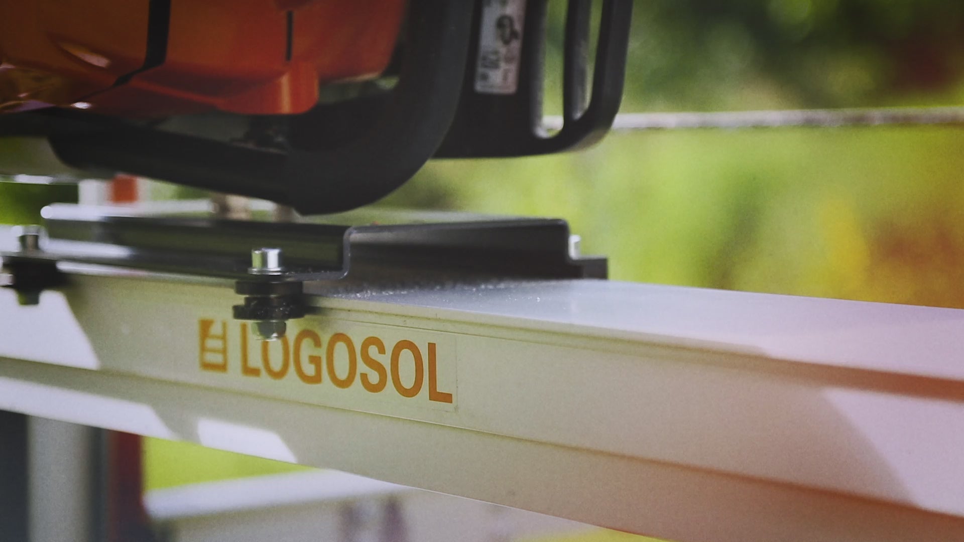 LOGOSOL F2 Chain Sawmill with Two Log Lifts – Durable & Precise